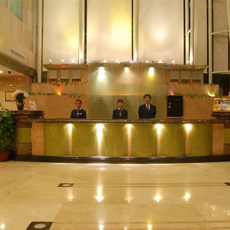 Royalty Hotel Шэньчжэнь Экстерьер фото