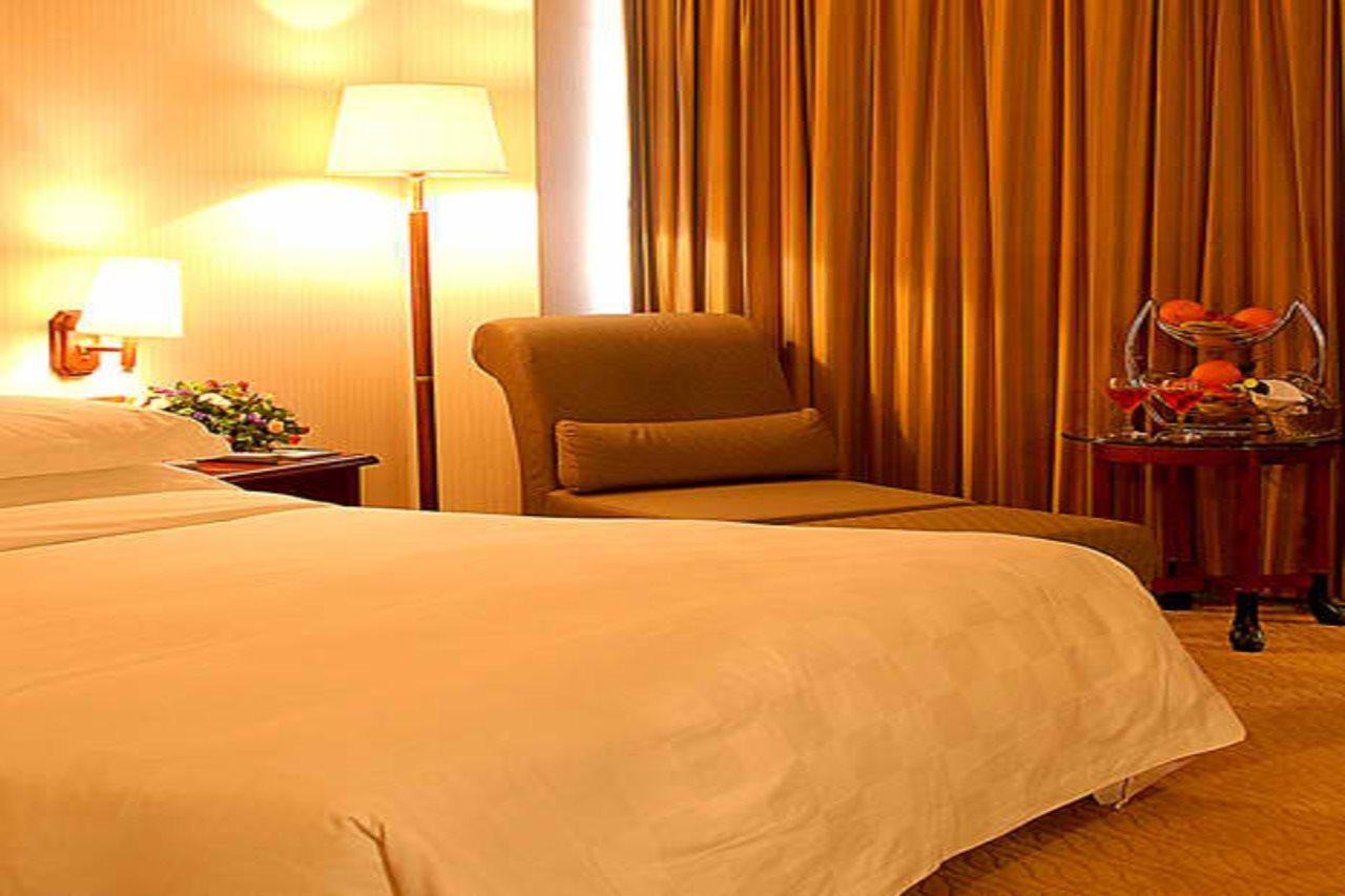 Royalty Hotel Шэньчжэнь Экстерьер фото