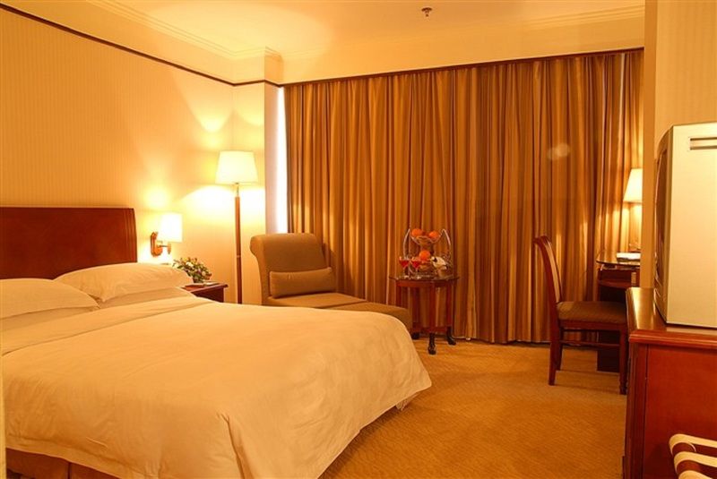 Royalty Hotel Шэньчжэнь Экстерьер фото